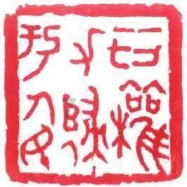导盲犬搭扶梯，却遭到乘客嫌弃挡路，站务员这个做法令人赞叹