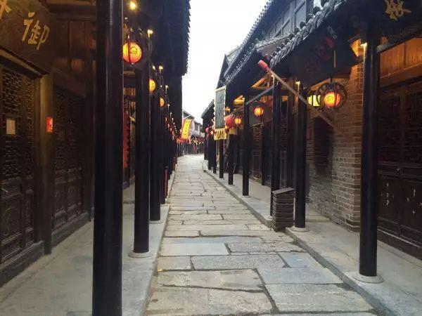 特斯拉2023年在美国加州电动汽车市场的销量占比大幅下滑