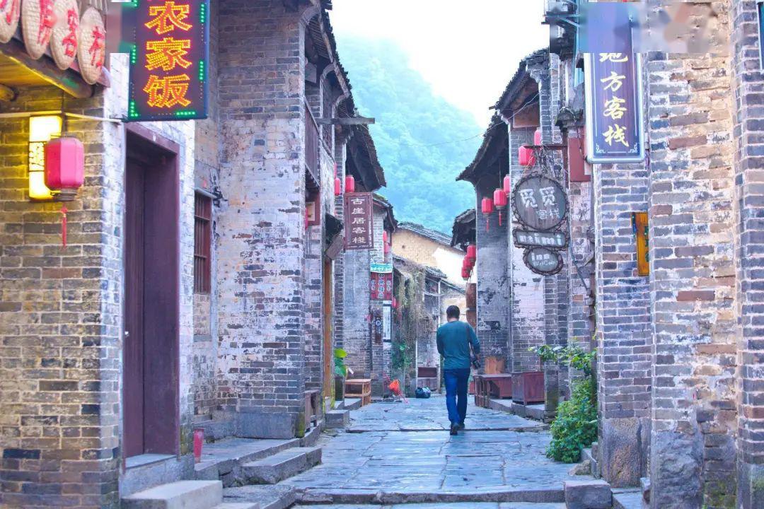 地板冒岩浆无敌版